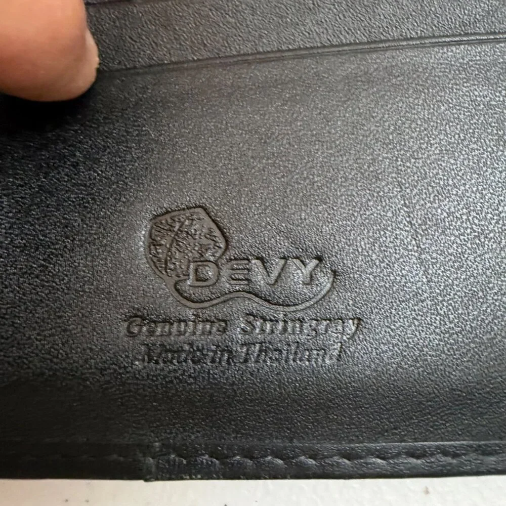 Devy Men's Bi-Fold Wallet Black Genuine Stingray Leather Made In Thailand